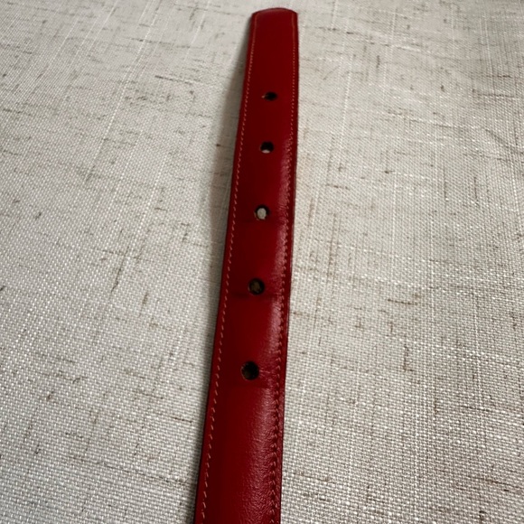 Anne Klein Crimson Belt with Gold-Tone Buckle 🤍 - Picture 4 of 6